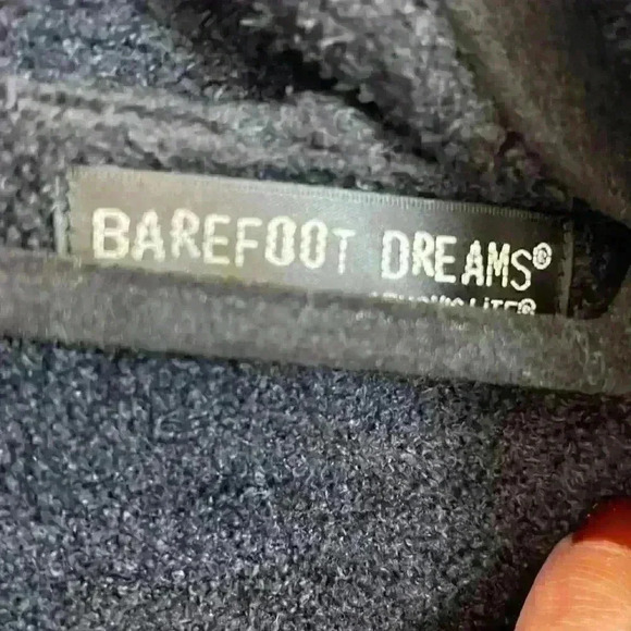 Barefoot Dreams Circle cardigan - Picture 2 of 2